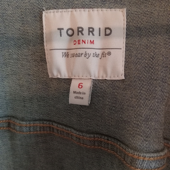Torrid Denim Jacket- Medium Wash - Picture 6 of 16